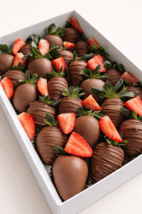 Classic strawberries box