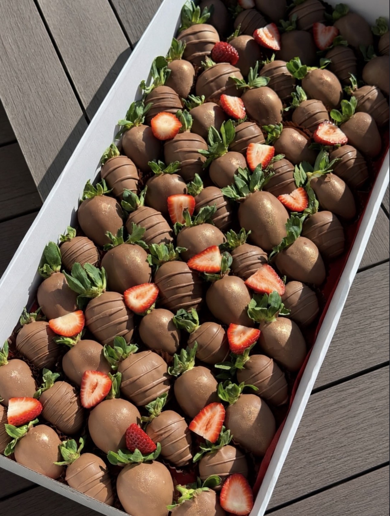 Classic strawberries box