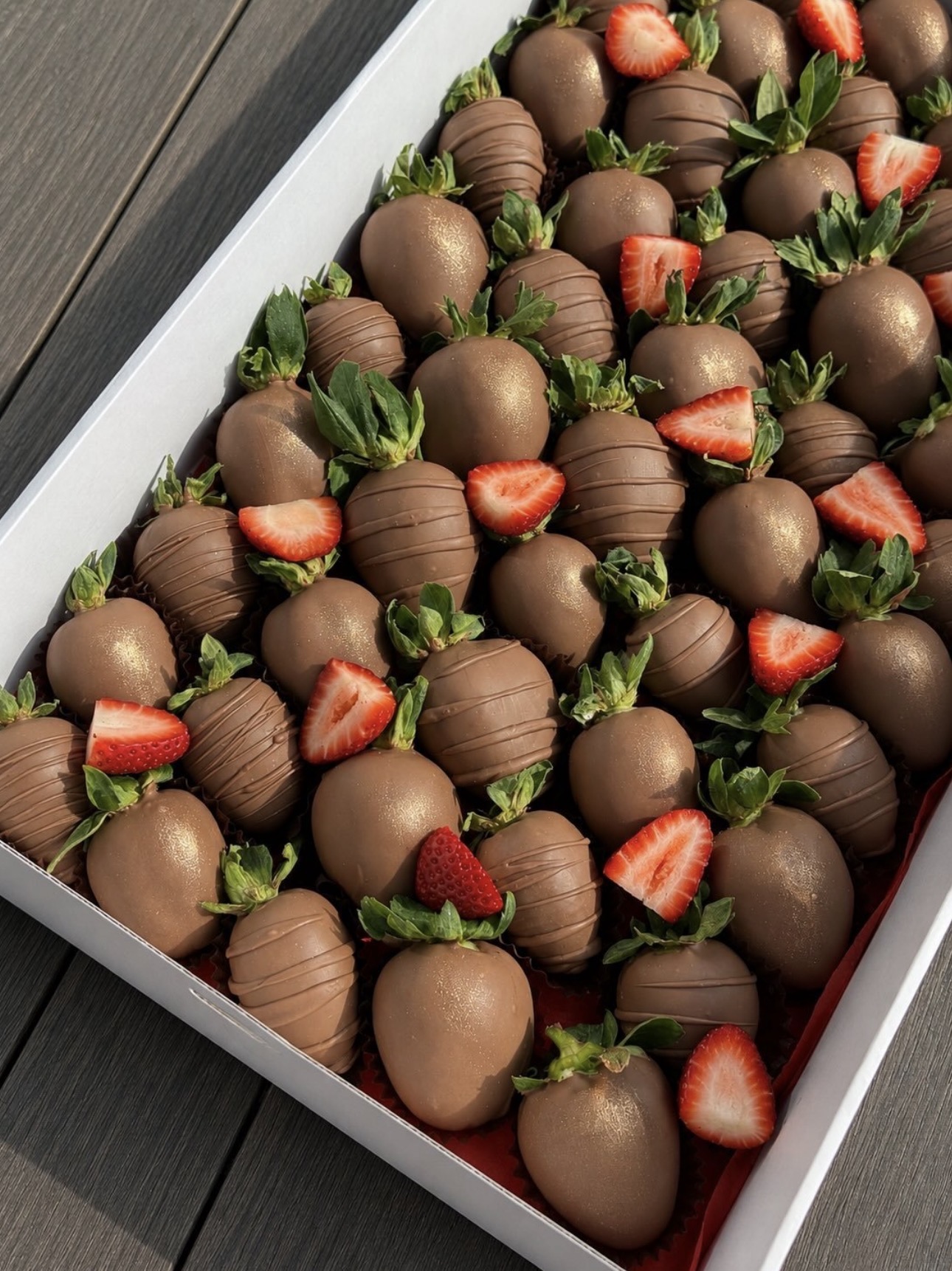Classic strawberries box